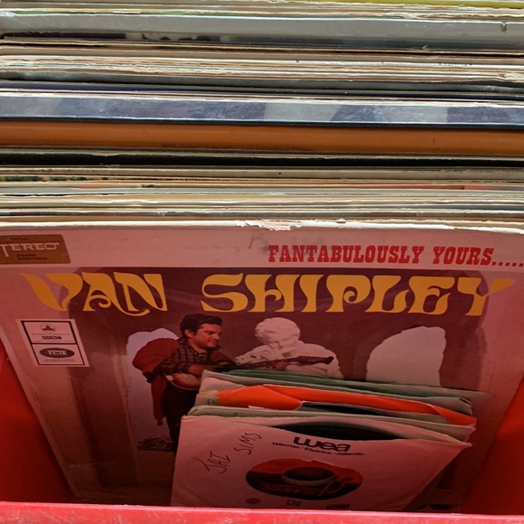 100 records/vinyls - Picture 2 of 2